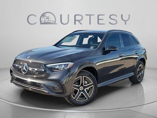 Graphite Grey Metallic 2026 Mercedes-Benz GLC 300 Base