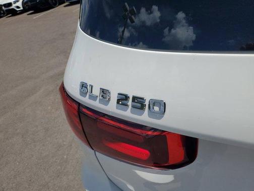 2025 Mercedes-Benz GLB 250 Base