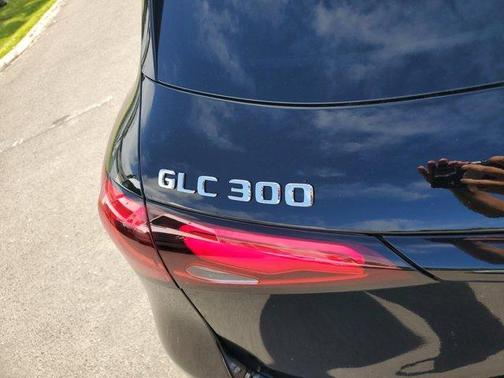 2026 Mercedes-Benz GLC 300 Base
