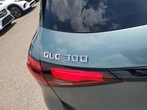 2025 Mercedes-Benz GLC 300 Base