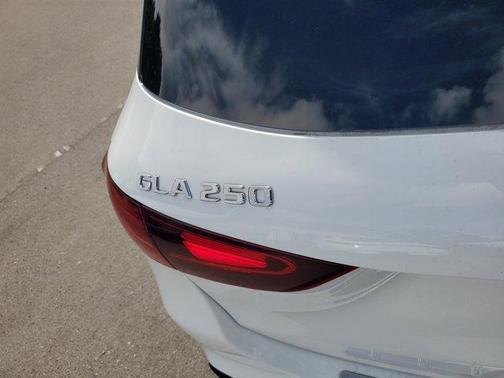 2025 Mercedes-Benz GLA 250 Base
