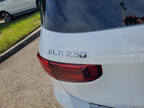 2026 Mercedes-Benz GLB 250 Base