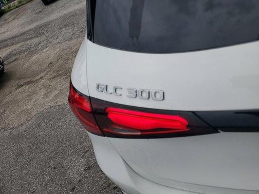2026 Mercedes-Benz GLC 300 Base