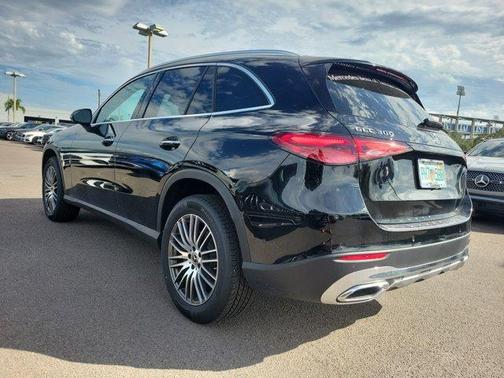 2025 Mercedes-Benz GLC 300 Base