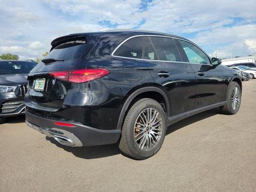 2025 Mercedes-Benz GLC 300 Base