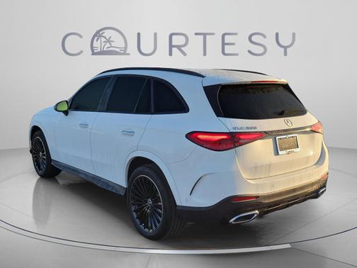 Polar White 2026 Mercedes-Benz GLC 300 Base