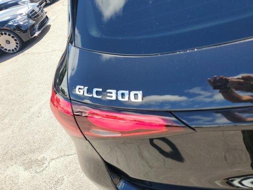 2026 Mercedes-Benz GLC 300 Base
