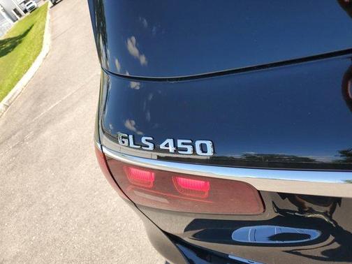 2026 Mercedes-Benz GLS 450