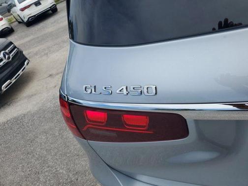 2026 Mercedes-Benz GLS 450 