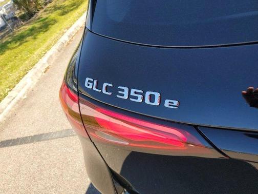 2025 Mercedes-Benz GLC 350e Base 4MATIC