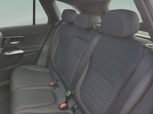 2026 Mercedes-Benz GLC 300 Base