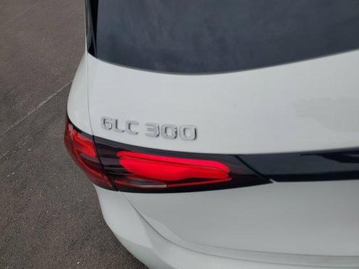 2026 Mercedes-Benz GLC 300 Base