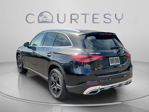 Black 2026 Mercedes-Benz GLC 300