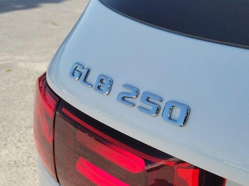 2025 Mercedes-Benz GLB 250 Base