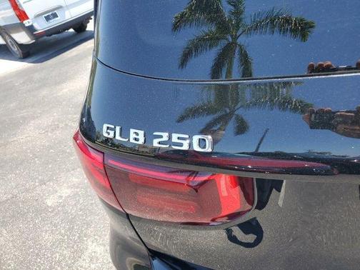 2025 Mercedes-Benz GLB 250 Base