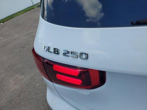 2025 Mercedes-Benz GLB 250 Base