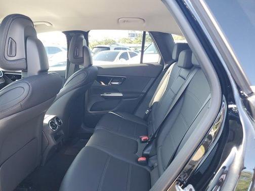 2025 Mercedes-Benz GLC 350e Base 4MATIC