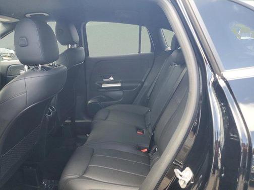 2025 Mercedes-Benz GLA 250 Base