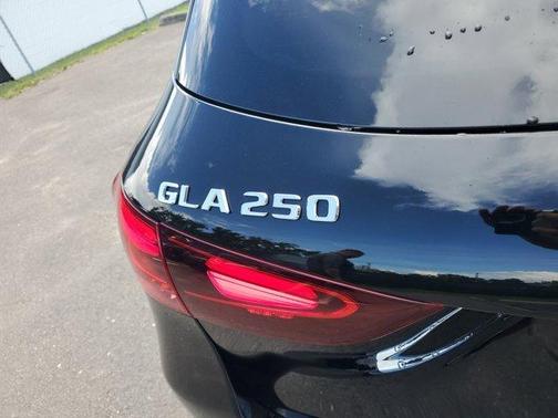 2025 Mercedes-Benz GLA 250 Base