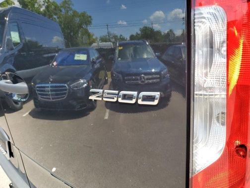 2025 Mercedes-Benz Sprinter 2500 High Roof