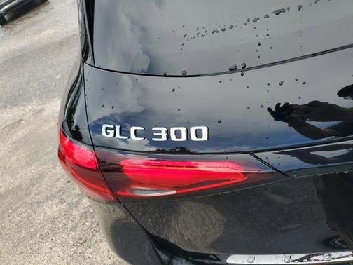 2026 Mercedes-Benz GLC 300 