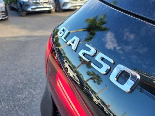 2025 Mercedes-Benz GLA 250 Base