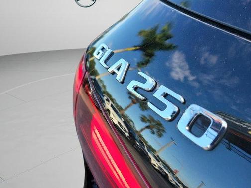 2025 Mercedes-Benz GLA 250 Base