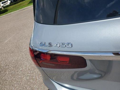2026 Mercedes-Benz GLS 450 