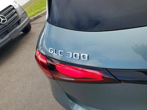2026 Mercedes-Benz GLC 300 Base