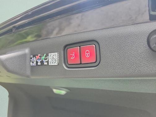 Black 2027 Mercedes-Benz E-Class 350
