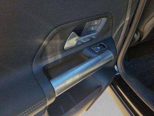 2025 Mercedes-Benz GLA 250 Base