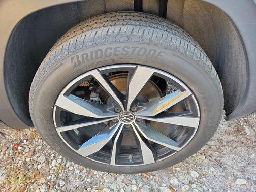 2024 Volkswagen Atlas 2.0T SEL Premium R-Line