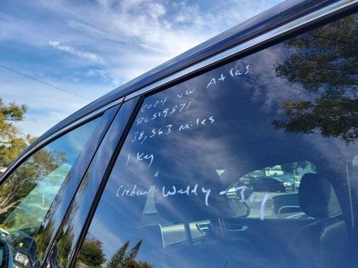 2024 Volkswagen Atlas 2.0T SEL Premium R-Line