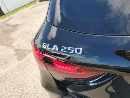 2025 Mercedes-Benz GLA 250 Base