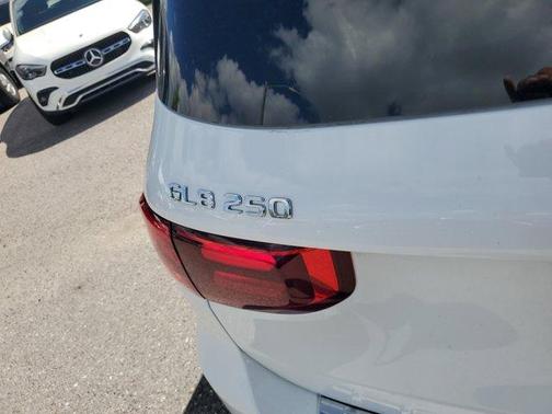 2026 Mercedes-Benz GLB 250 Base