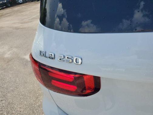 2025 Mercedes-Benz GLB 250 Base