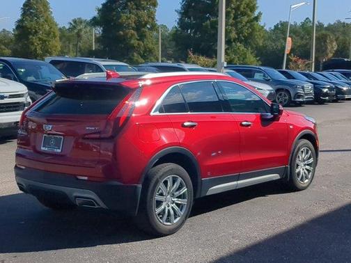 2022 Cadillac XT4 Premium Luxury