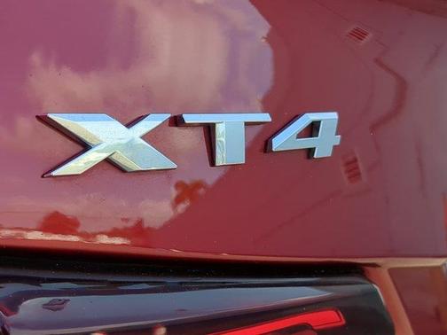 2022 Cadillac XT4 Premium Luxury