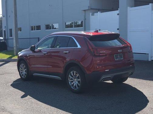 2022 Cadillac XT4 Premium Luxury
