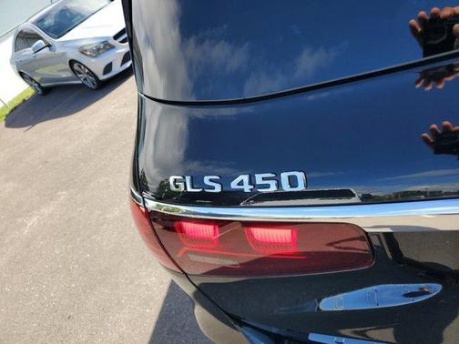2026 Mercedes-Benz GLS 450