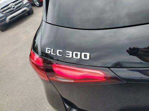 2025 Mercedes-Benz GLC 300 Base