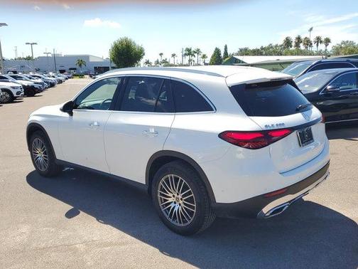 2025 Mercedes-Benz GLC 300 Base