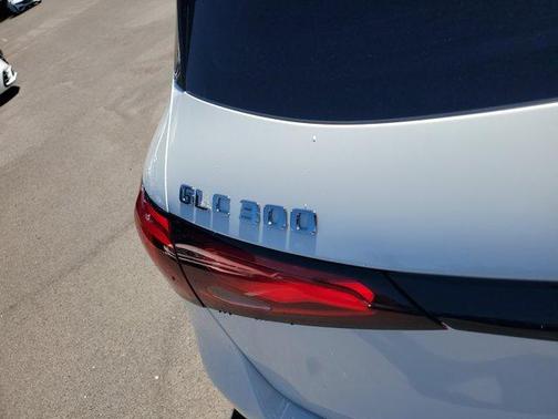 2025 Mercedes-Benz GLC 300 Base