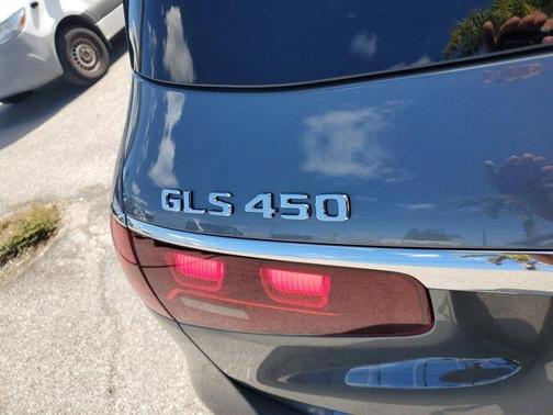 2026 Mercedes-Benz GLS 450