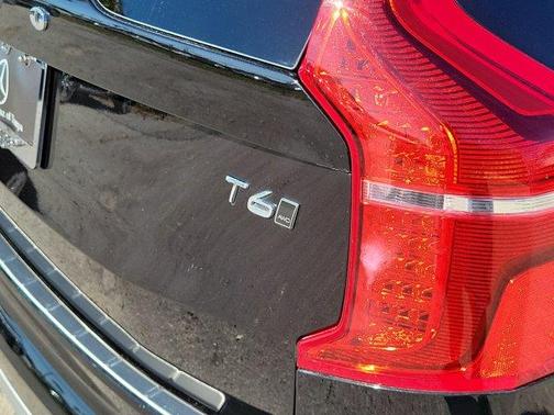 2019 Volvo XC90 T6 Momentum