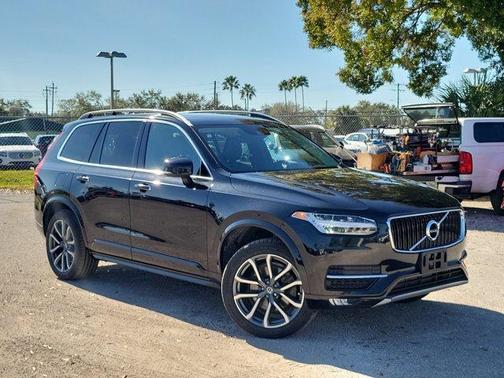 2019 Volvo XC90 T6 Momentum