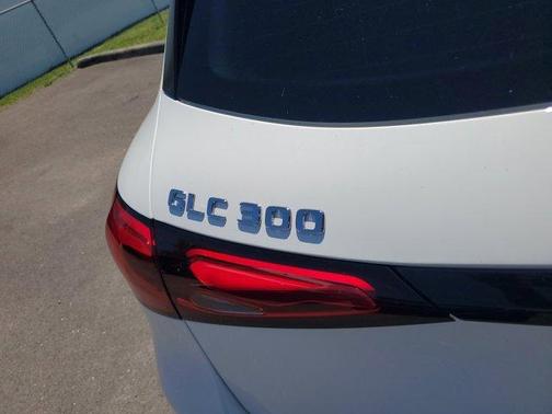 2025 Mercedes-Benz GLC 300 Base