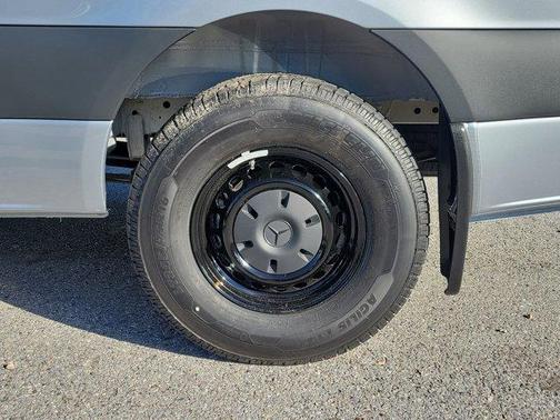 2026 Mercedes-Benz Sprinter 2500 144 WB Standard Roof Crew