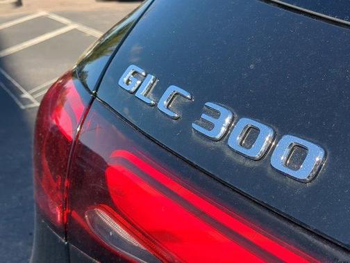 2025 Mercedes-Benz GLC 300 Base