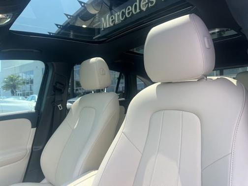 2025 Mercedes-Benz GLA 250 Base